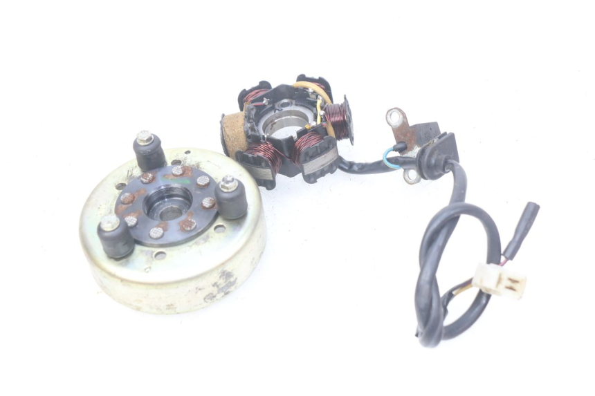 photo de ROTOR ESTATOR PEUGEOT LUDIX BLASTER 50 (2006 - 2014) - Outro ângulo de visão