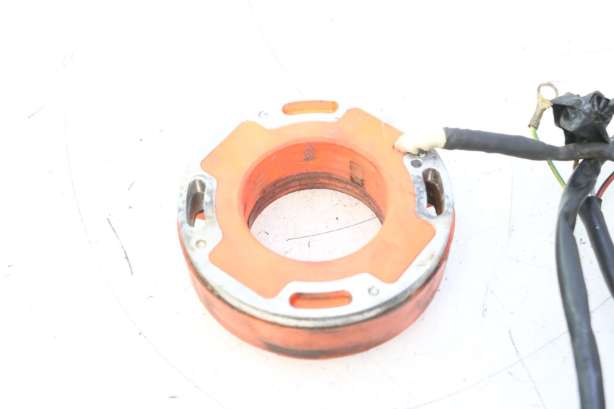 photo de ROTOR ESTATOR PEUGEOT LUDIX BLASTER 50 (2006 - 2014) - Outro ângulo de visão