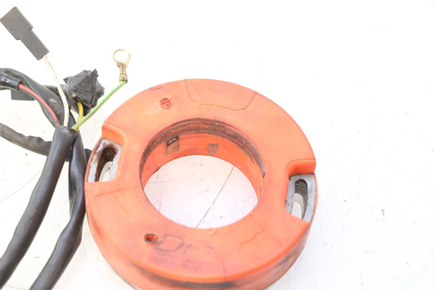 photo de ROTOR ESTATOR PEUGEOT LUDIX BLASTER 50 (2006 - 2014) - Pontos de fixação