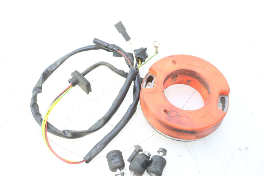 photo de ROTOR ESTATOR PEUGEOT LUDIX BLASTER 50 (2006 - 2014) - Marcações e referências