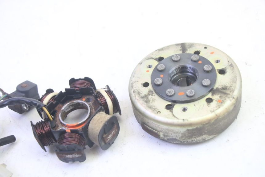 photo de ROTOR ESTATOR PEUGEOT LUDIX 50 (2008 - 2017) - Detalhe da peça