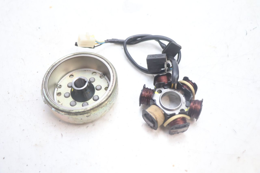 photo de ROTOR ESTATOR PEUGEOT LUDIX 50 (2005 - 2007) - Detalhe da peça