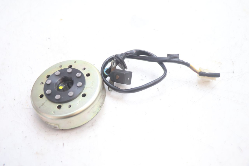 photo de ROTOR ESTATOR PEUGEOT LUDIX 50 (2005 - 2007) - Zoom do estado de desgaste