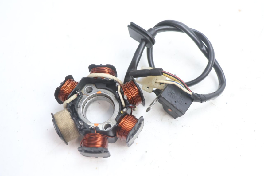 photo de ROTOR ESTATOR PEUGEOT LUDIX ONE 14P 50 (2004 - 2013) - Pontos de fixação