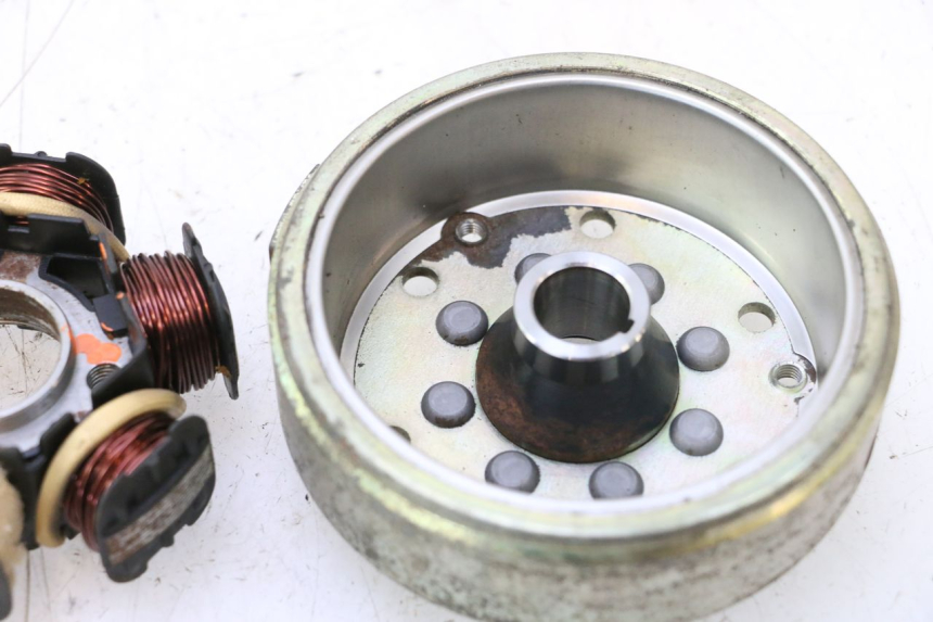 photo de ROTOR ESTATOR PEUGEOT LUDIX ONE 50 (2004 - 2013) - Peça verificada