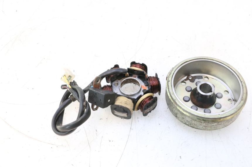 photo de ROTOR ESTATOR PEUGEOT LUDIX ONE 50 (2004 - 2013) - Marcações e referências