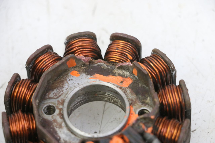 photo de ROTOR ESTATOR PIAGGIO MP3 125 (2006 - 2014) - Pontos de fixação