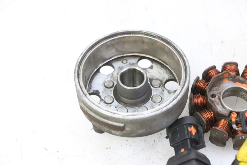 photo de ROTOR ESTATOR PIAGGIO MP3 125 (2006 - 2014) - Ampliação técnica