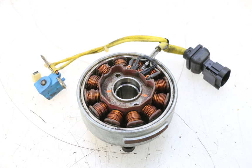 photo de ROTOR ESTATOR PIAGGIO MP3 125 (2006 - 2014) - Outro ângulo de visão