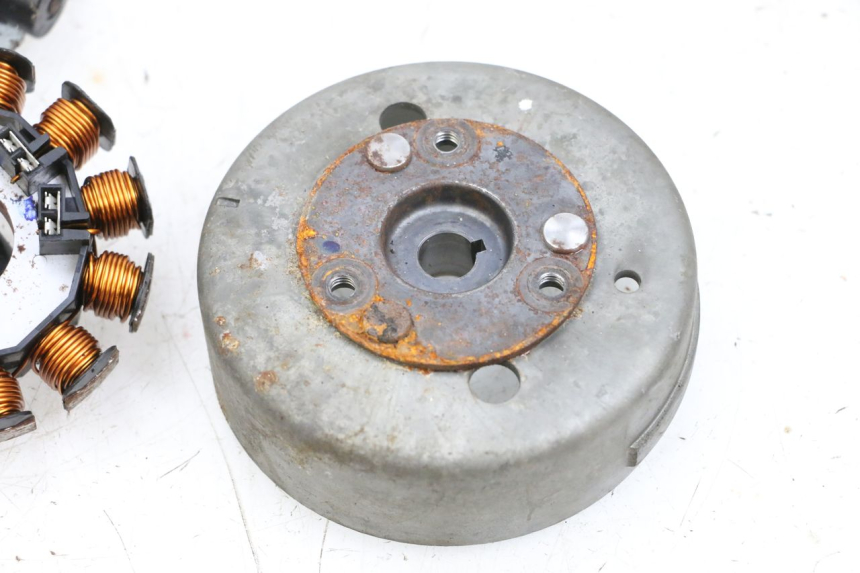 photo de ROTOR ESTATOR YAMAHA NEO'S NEOS 2T 50 (1998 - 2007) - Detalhes característicos