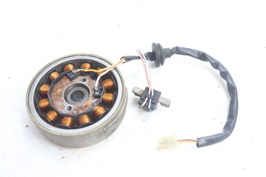 photo de ROTOR ESTATOR YAMAHA NEO'S NEOS 2T 50 (1998 - 2007) - Outro ângulo de visão