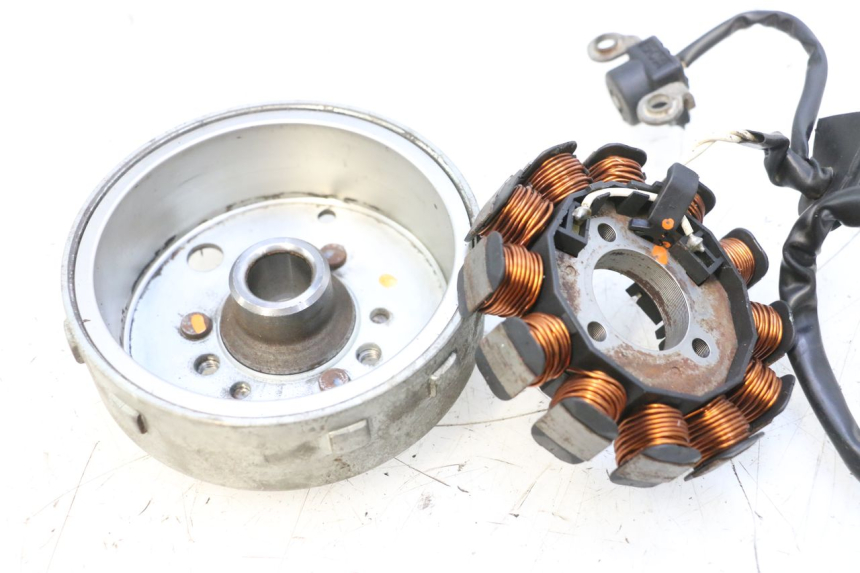 photo de ROTOR ESTATOR YAMAHA NEOS NEO'S 4T 50 (2008 - 2016) - Zoom do estado de desgaste