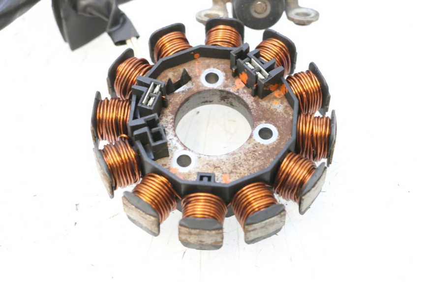 photo de ROTOR ESTATOR YAMAHA NEOS NEO'S 4T 50 (2008 - 2016) - Pontos de fixação