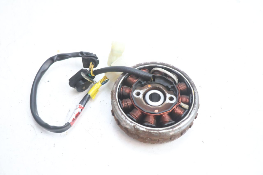 photo de ROTOR ESTATOR KYMCO LIKE 4T 50 (2019 - 2025) - Outro ângulo de visão