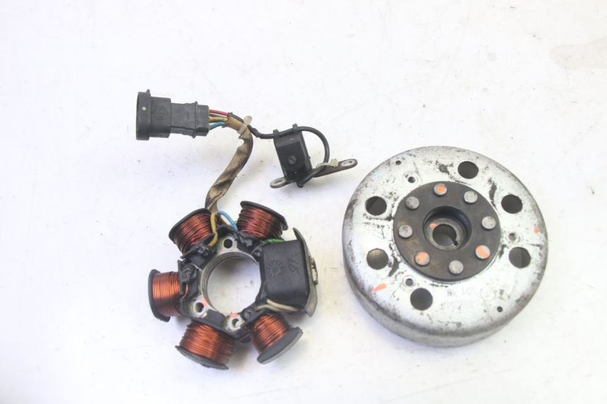 photo de ROTOR ESTATOR PIAGGIO NEW TYPHOON 50 (2010 - 2017) - Vista principal