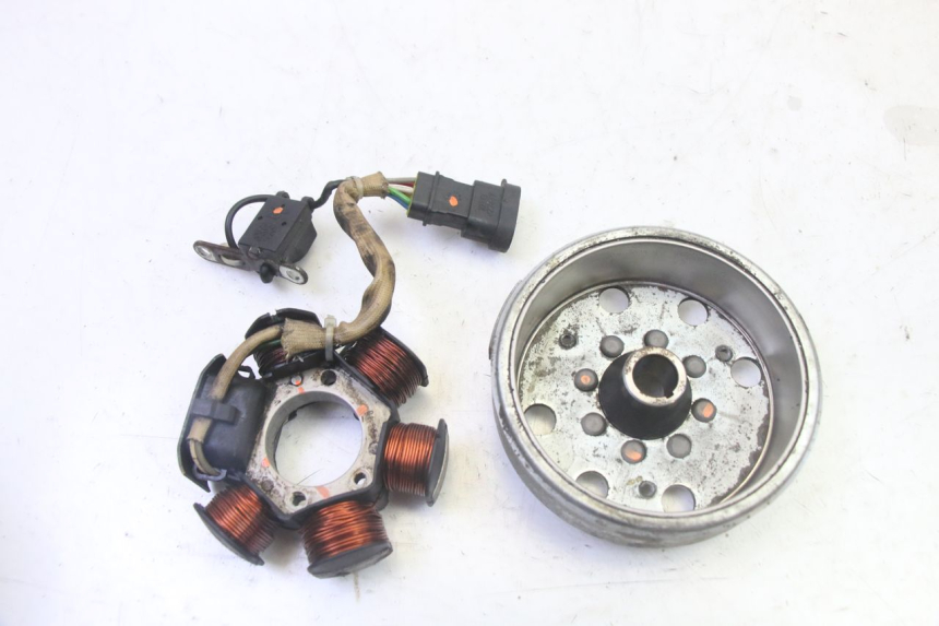 photo de ROTOR ESTATOR PIAGGIO NEW TYPHOON 50 (2010 - 2017) - Detalhe da peça