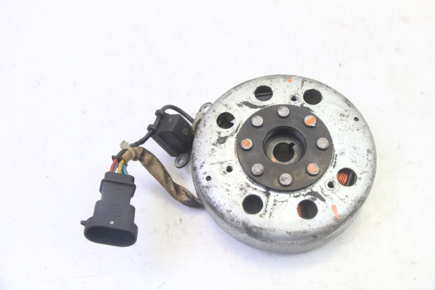 photo de ROTOR ESTATOR PIAGGIO NEW TYPHOON 50 (2010 - 2017) - Zoom do estado de desgaste
