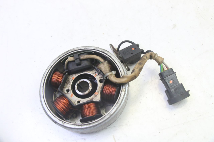 photo de ROTOR ESTATOR PIAGGIO NEW TYPHOON 50 (2010 - 2017) - Outro ângulo de visão