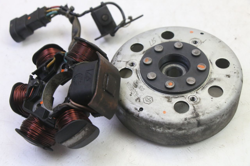 photo de ROTOR ESTATOR PIAGGIO NEW TYPHOON 50 (2010 - 2017) - Zoom do estado de desgaste