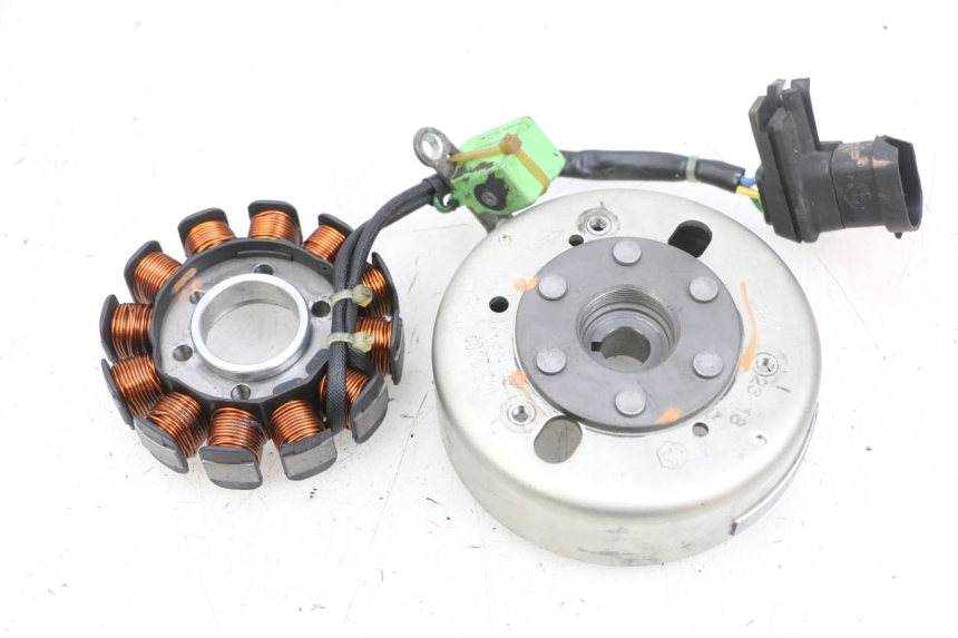 photo de ROTOR ESTATOR PIAGGIO NEW TYPHOON 50 (2018 - 2021) - Vista de perto