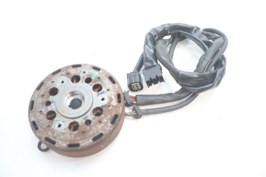 photo de ROTOR ESTATOR HONDA PCX (JF28) 125 (2009 - 2011) - Zoom do estado de desgaste