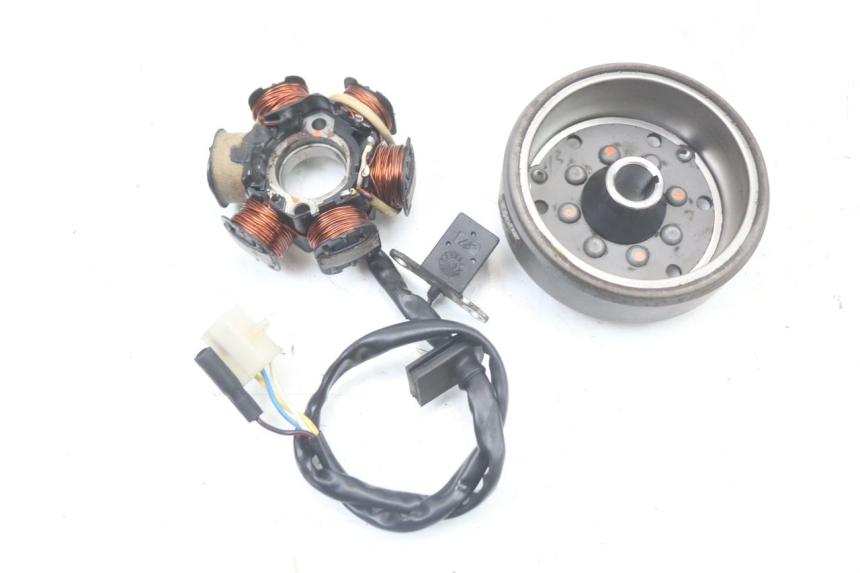 photo de ROTOR ESTATOR PEUGEOT KISBEE 2T 50 (2010 - 2017) - Zoom do estado de desgaste