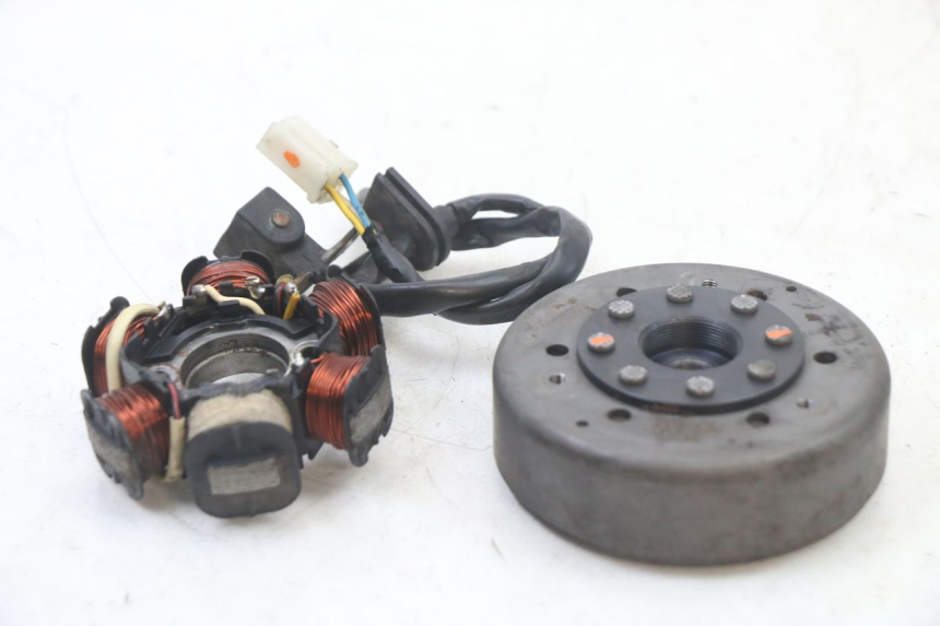 photo de ROTOR ESTATOR PEUGEOT KISBEE 2T 50 (2010 - 2017) - Detalhe da peça