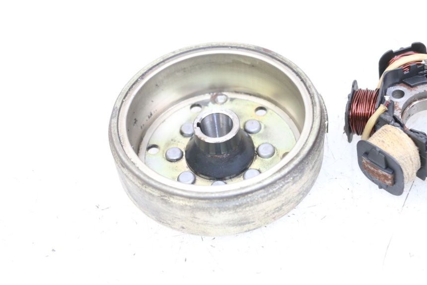 photo de ROTOR ESTATOR PEUGEOT LUDIX 50 (2008 - 2017) - Vista geral