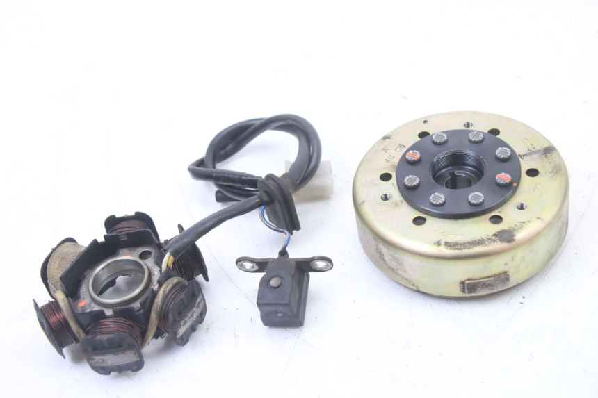 photo de ROTOR ESTATOR PEUGEOT LUDIX ONE 50 (2005 - 2008) - Detalhe da peça
