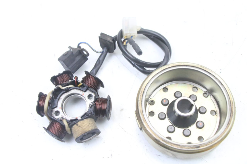 photo de ROTOR ESTATOR PEUGEOT LUDIX ONE 50 (2005 - 2008) - Zoom do estado de desgaste