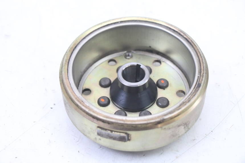 photo de ROTOR ESTATOR PEUGEOT LUDIX ONE 50 (2005 - 2008) - Pontos de fixação