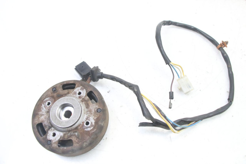 photo de ROTOR ESTATOR PEUGEOT TKR TREKKER FURIOUS 50 (2005 - 2014) - Detalhe da peça