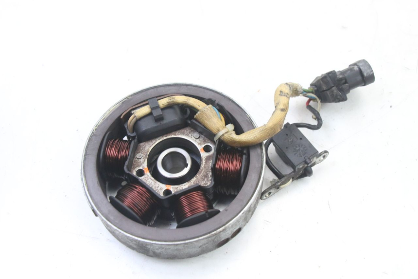 photo de ROTOR ESTATOR PIAGGIO VESPA S 2T 50 (2007 - 2014) - Outro ângulo de visão