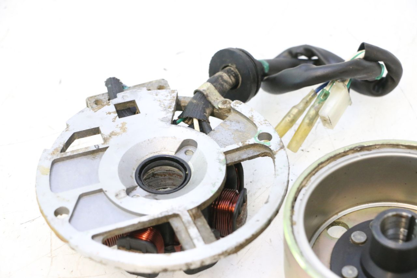 photo de ROTOR ESTATOR KEEWAY RY6 2T 50 (2011 - 2019) - Outro ângulo de visão