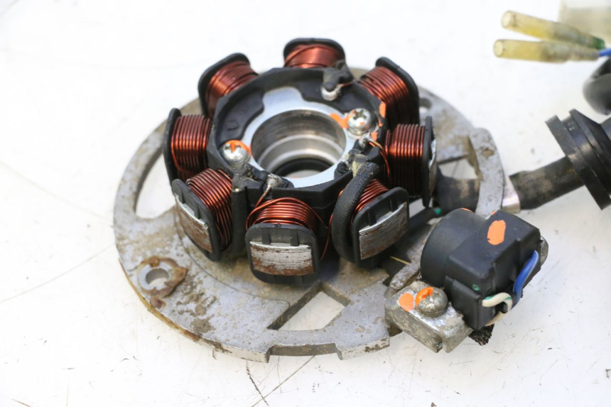 photo de ROTOR ESTATOR KEEWAY RY6 2T 50 (2011 - 2019) - Pontos de fixação