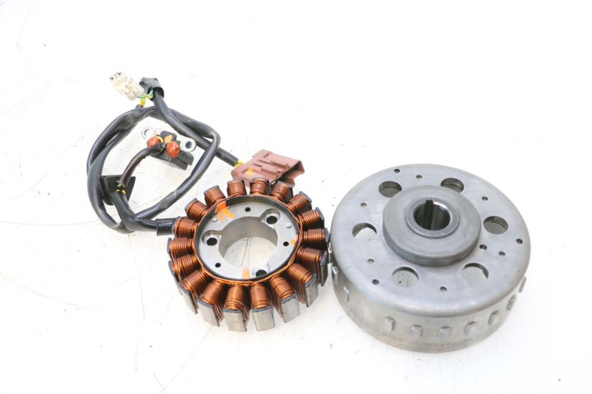 photo de ROTOR ESTATOR PEUGEOT SATELIS COMPRESSOR K15 125 (2006 - 2009) - Vista principal