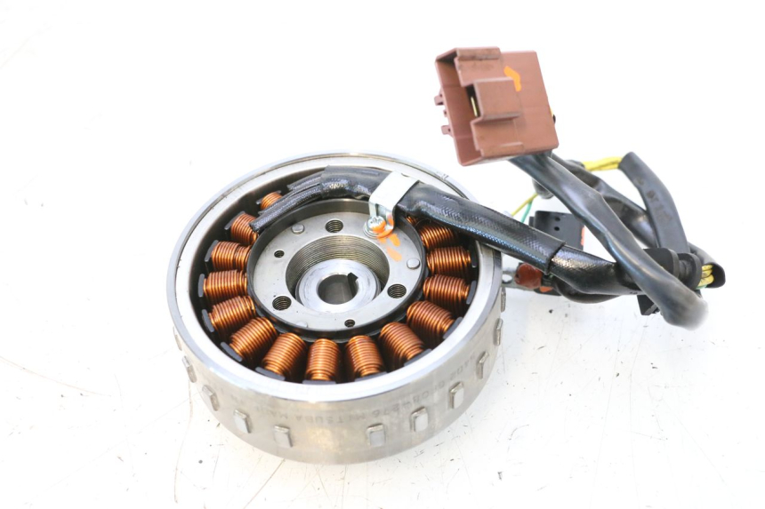 photo de ROTOR ESTATOR PEUGEOT SATELIS COMPRESSOR K15 125 (2006 - 2009) - Zoom do estado de desgaste