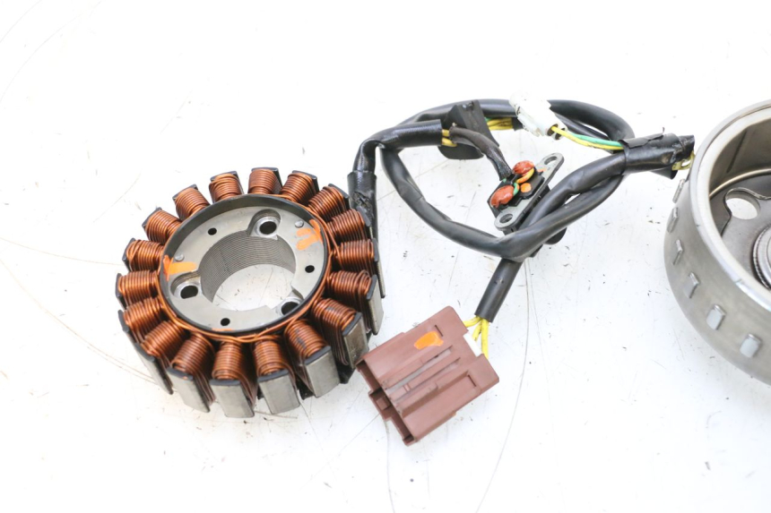 photo de ROTOR ESTATOR PEUGEOT SATELIS COMPRESSOR K15 125 (2006 - 2009) - Peça verificada