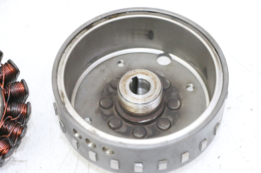 photo de ROTOR ESTATOR PEUGEOT SATELIS 125 (2013 - 2018) - Detalhes característicos