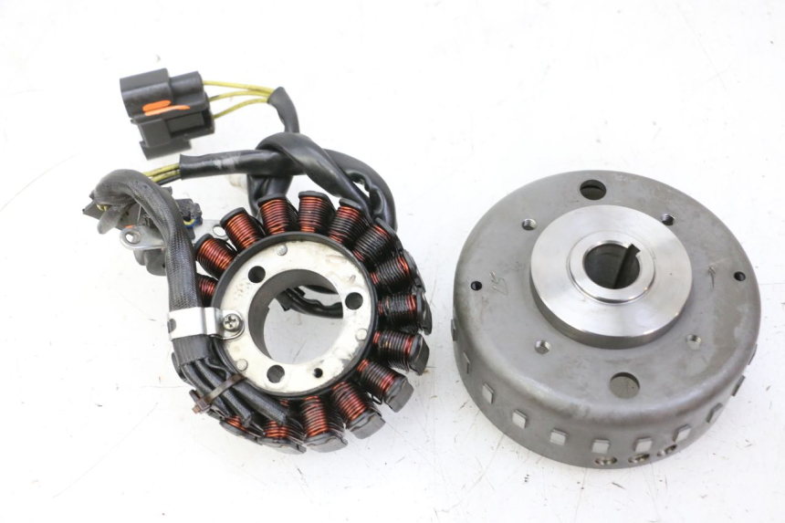 photo de ROTOR ESTATOR PEUGEOT SATELIS 125 (2013 - 2018) - Vista geral