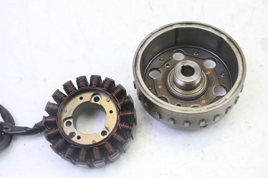 photo de ROTOR ESTATOR PEUGEOT SATELIS 125 (2013 - 2018) - Outro ângulo de visão