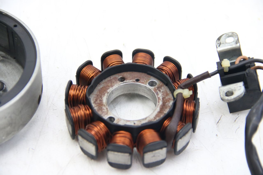 photo de ROTOR ESTATOR APRILIA SCARABEO 4T 50 (2009 - 2017) - Detalhe da peça