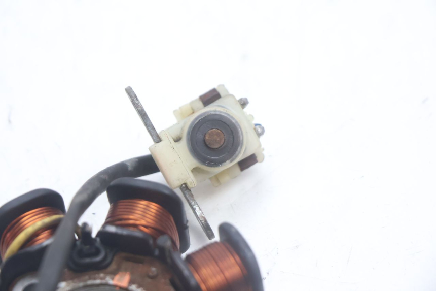 photo de ROTOR ESTATOR HONDA SCV LEAD 100 (2003 - 2007) - Pontos de fixação