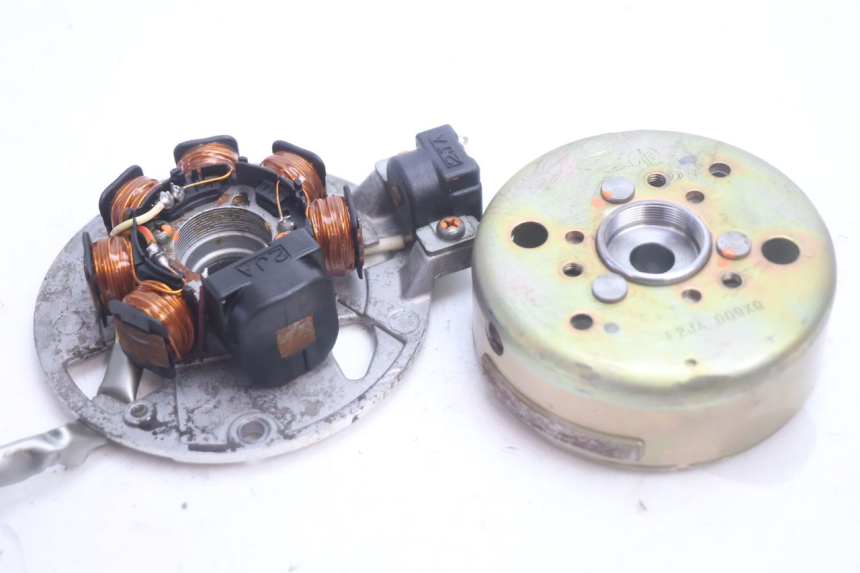 photo de ROTOR ESTATOR YAMAHA SLIDER 50 (1999 - 2004) - Ampliação técnica