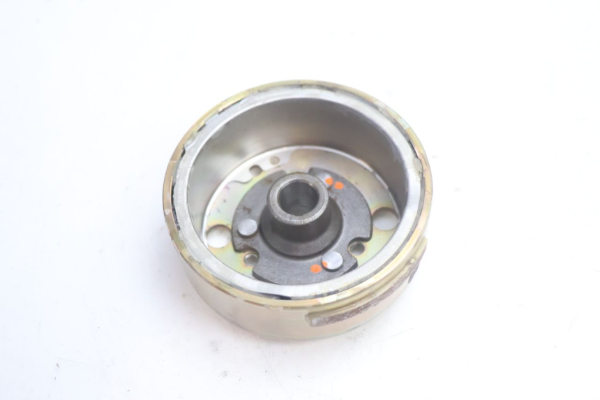 photo de ROTOR ESTATOR YAMAHA SLIDER 50 (1999 - 2004) - Pontos de fixação
