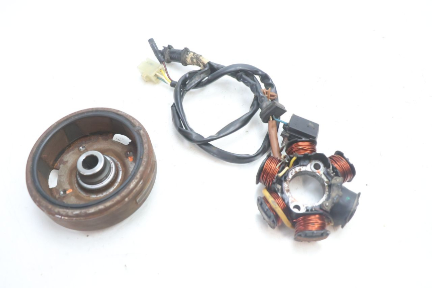 photo de ROTOR ESTATOR PEUGEOT SPEEDFIGHT 2 AC 50 (2000 - 2009) - Detalhe da peça