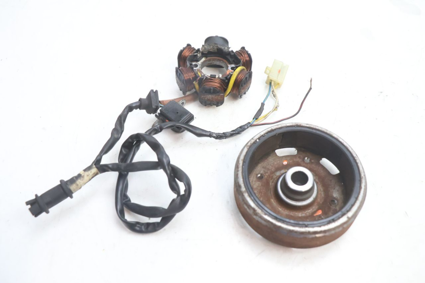 photo de ROTOR ESTATOR PEUGEOT SPEEDFIGHT 2 AC 50 (2000 - 2009) - Detalhe da peça
