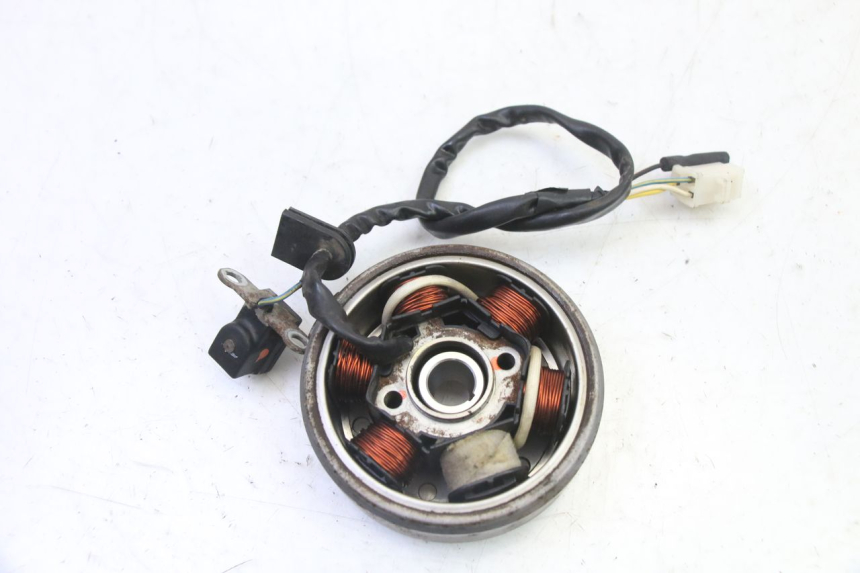 photo de ROTOR ESTATOR PEUGEOT SPEEDFIGHT 3 AIR 50 (2009 - 2015) - Outro ângulo de visão
