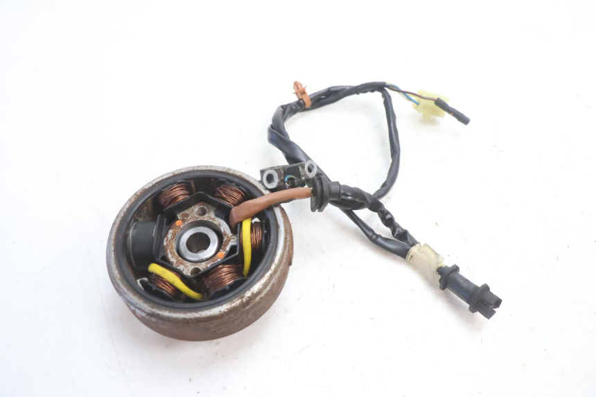 photo de ROTOR ESTATOR PEUGEOT SPEEDFIGHT LC 50 (1996 - 2002) - Outro ângulo de visão