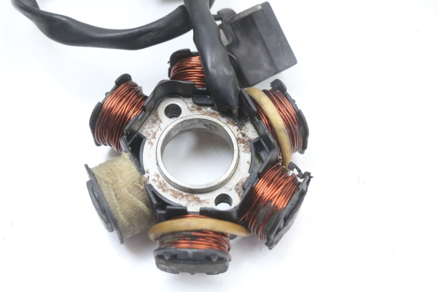 photo de ROTOR ESTATOR PEUGEOT STREETZONE 2T 50 (2014 - 2019) - Outro ângulo de visão